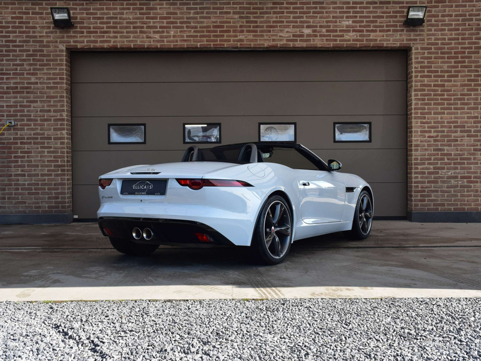 36715050-6.jpg