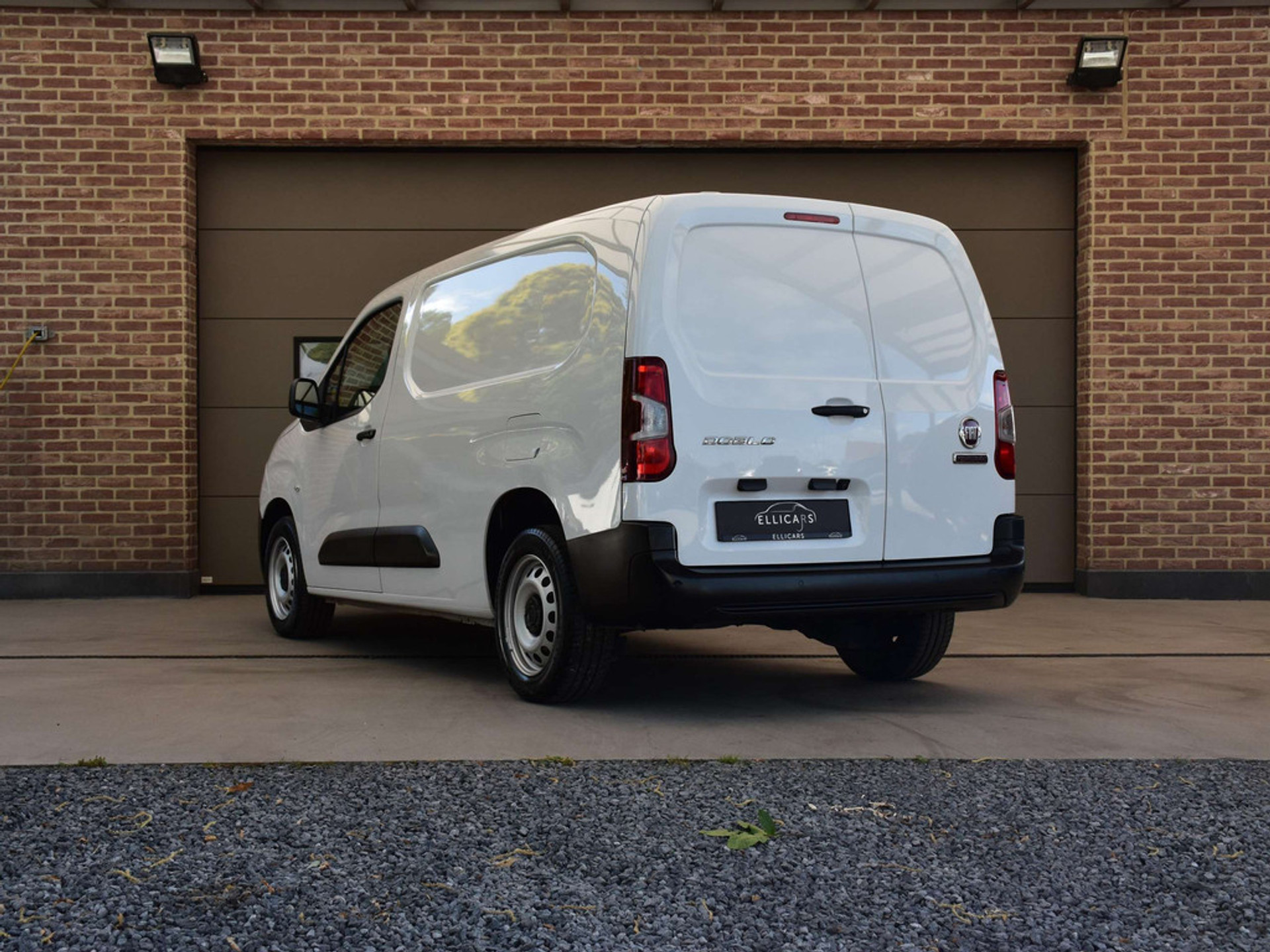 45916129-4.jpg